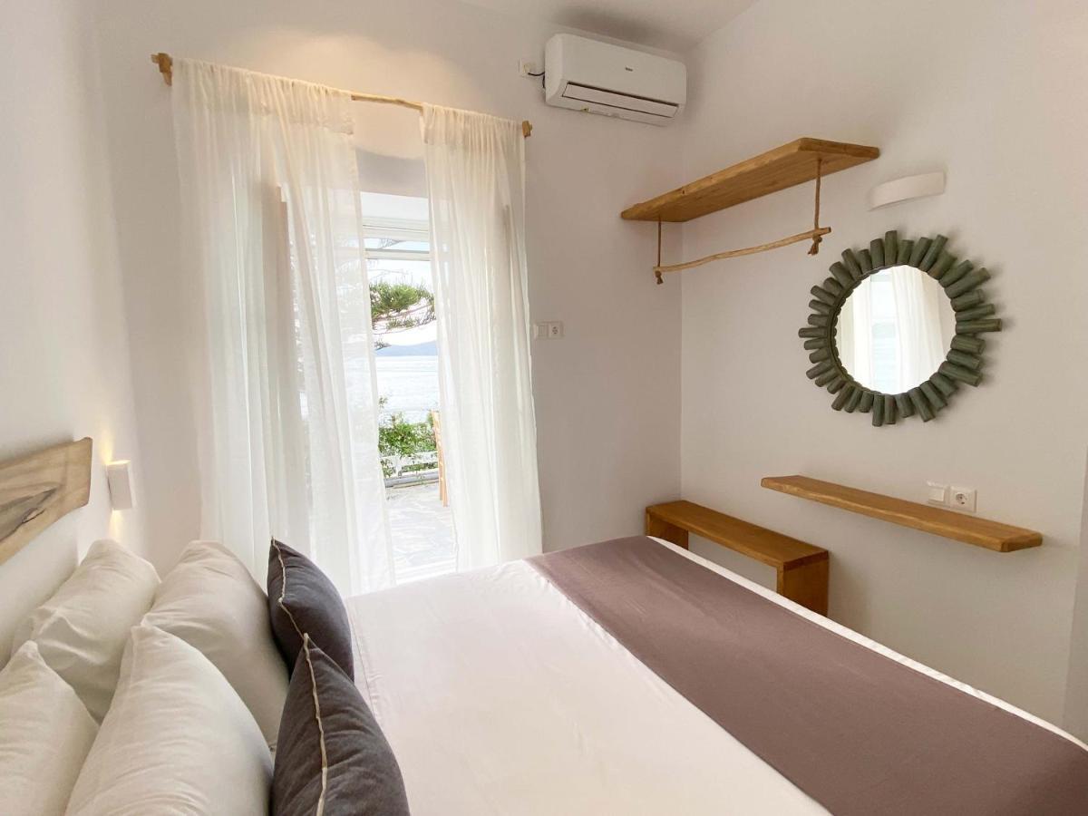 Lyra Seafront Apartment , Paroikia Town Center Exterior photo