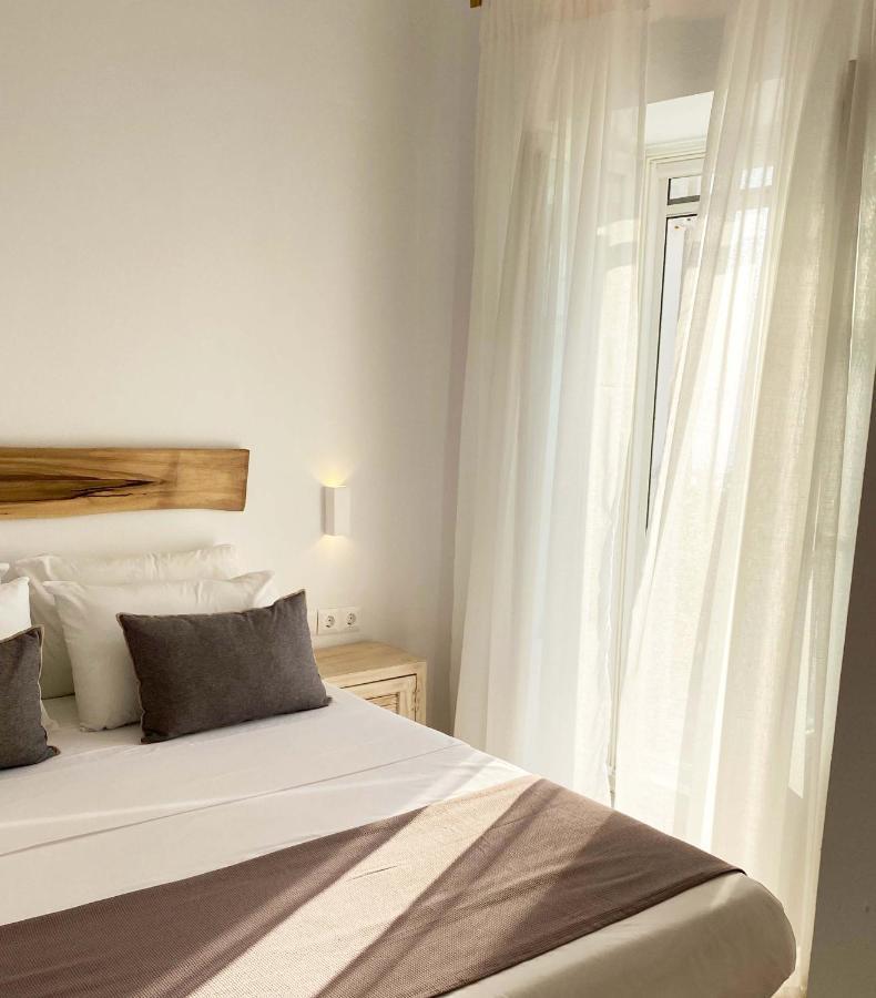 Lyra Seafront Apartment , Paroikia Town Center Exterior photo